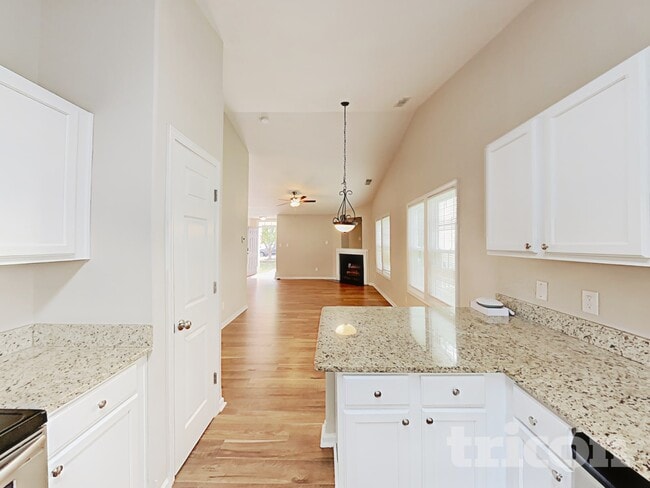 Building Photo - 2013 Kansas City Dr