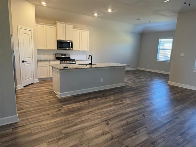Foto del edificio - 628 Harbor Oaks Dr