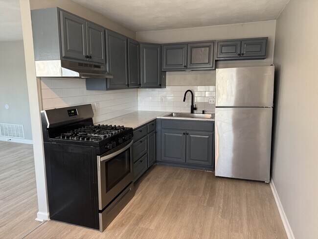 Foto del edificio - 3240 Heatherton Dr