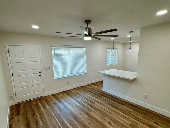 Building Photo - 2025 N Richland St Building Photo - 2025 N Richland St