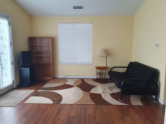 Building Photo - 2876 Falcon Ct