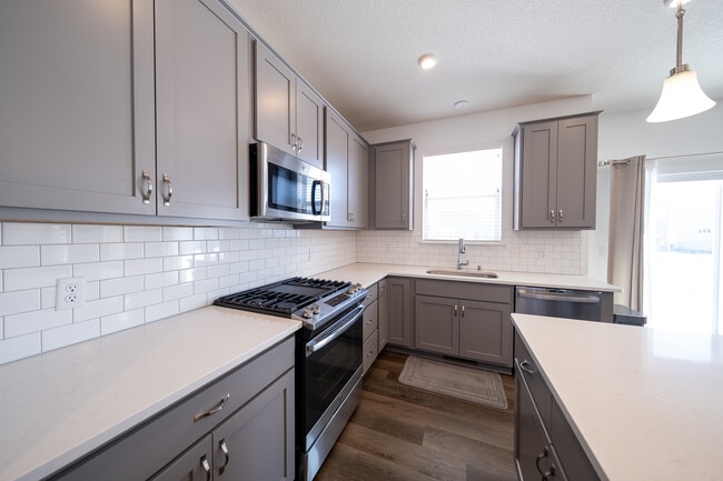 Building Photo - 18106 Gladstone Trl