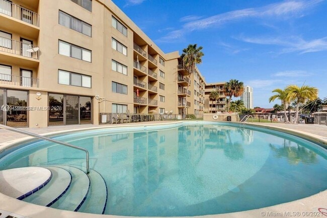 Foto del edificio - 301 Golden Isles Dr