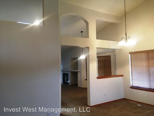 Building Photo - 113 NW 146th St