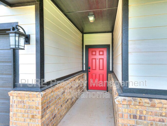 Building Photo - 14101 Mdw Rdg Ln