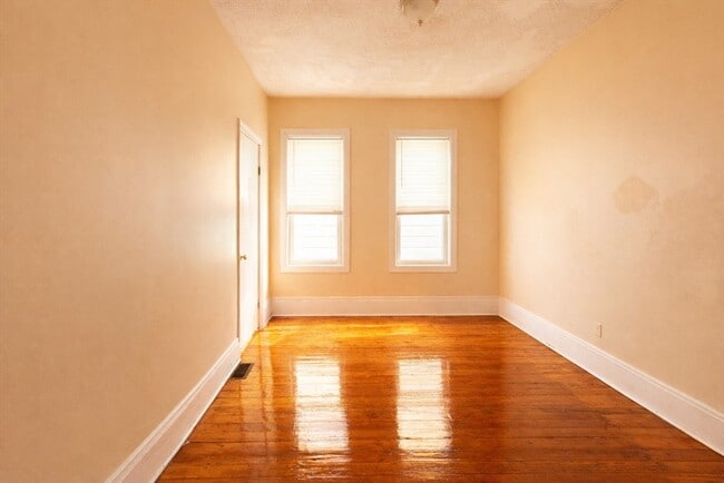 Building Photo - 17 Langdon St