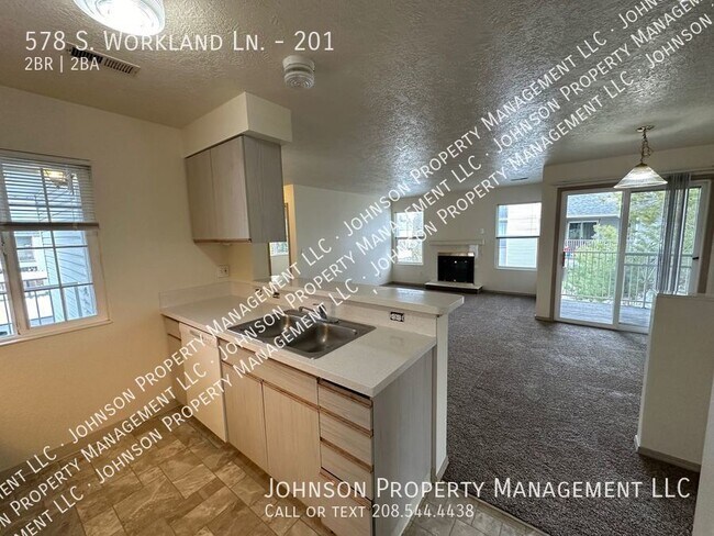 Building Photo - Cozy and comfortable living space with Gas...