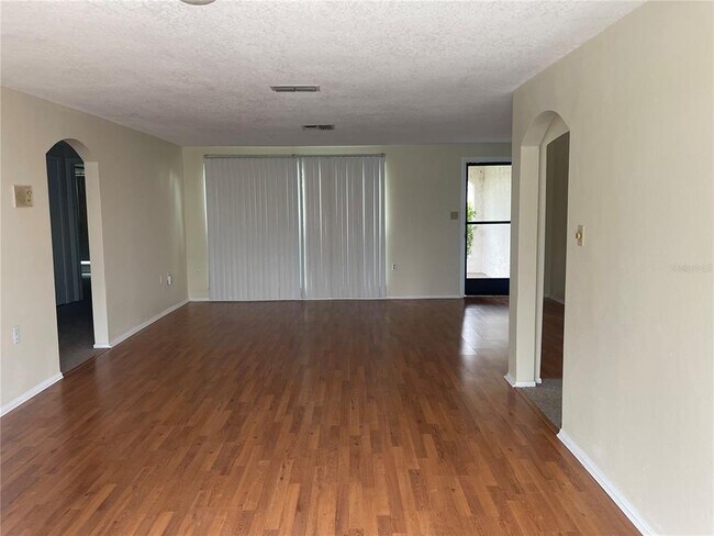 Foto del edificio - 7403 Populus Dr
