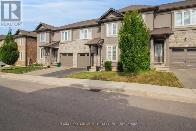 Building Photo - 120-120 Vineberg Dr