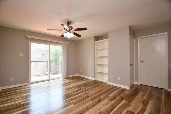 Foto del edificio - 12955 Woodforest Blvd