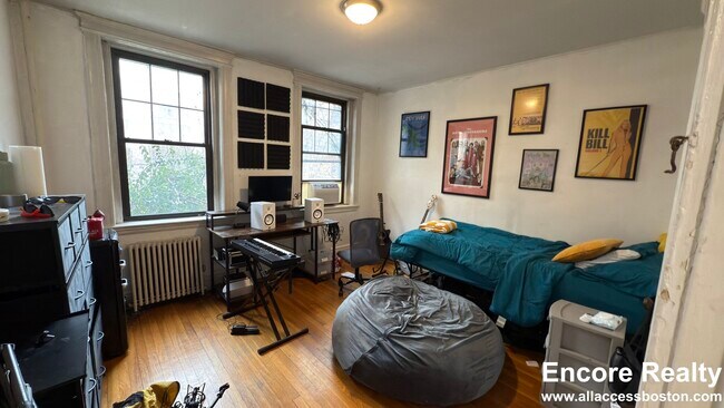 Building Photo - 58 Queensberry St