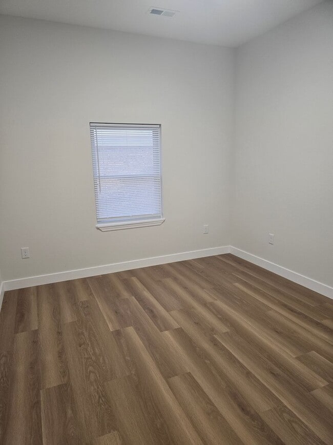 Building Photo - 3034-MF2-E5