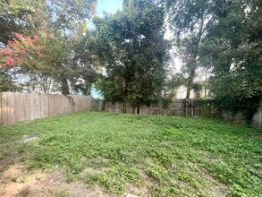 Building Photo - 7329 Lawn Tennis Ln
