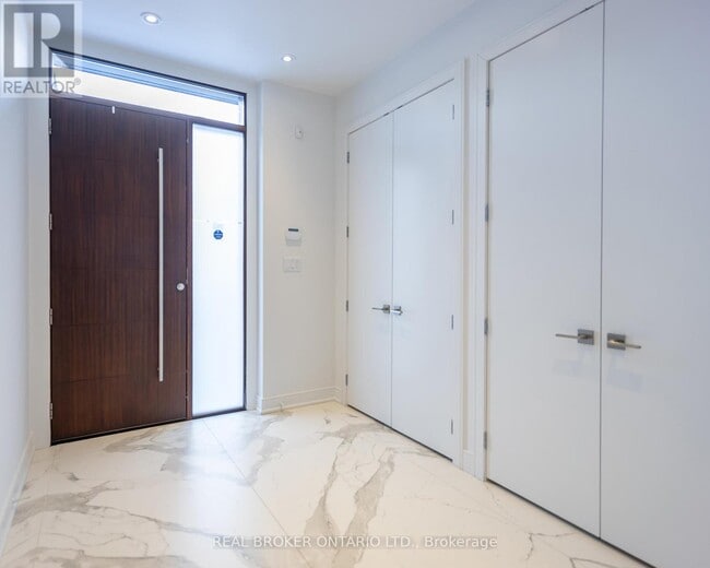 Building Photo - 88 S Kingsway