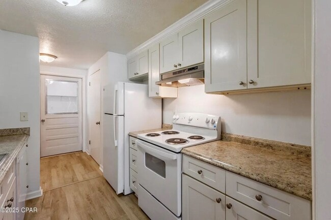 Foto del edificio - 3 bedroom 2 bath