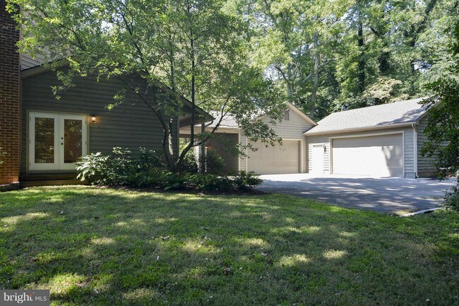 Foto del edificio - 1879 Whitehall Rd