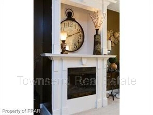 Building Photo - 405 Meadowland Ct