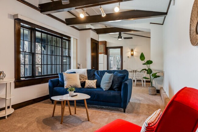 Foto del edificio - 316 Poplar Hill Ln