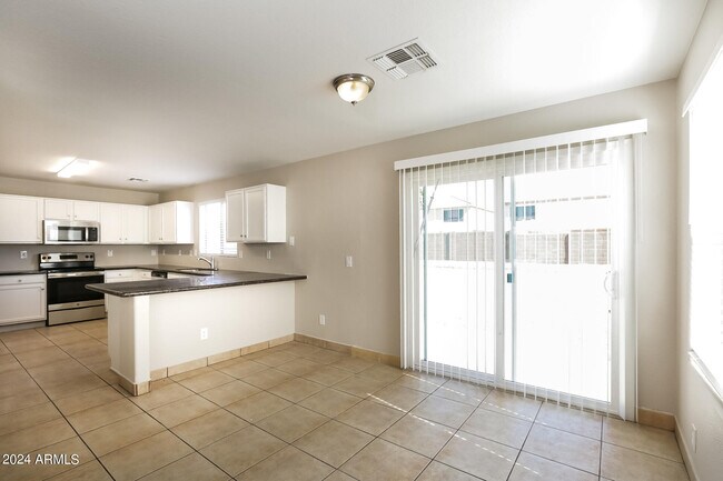 Building Photo - 2843 S 63rd Ln