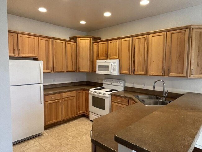 Foto del edificio - 4 bedroom in Billings MT 59102