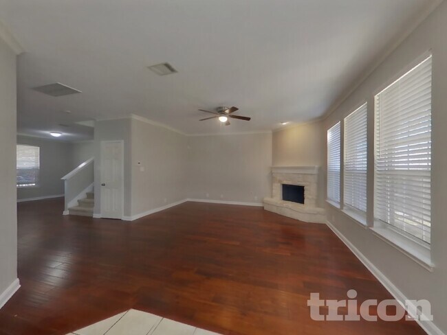 Foto del edificio - 141 Carnousty Dr