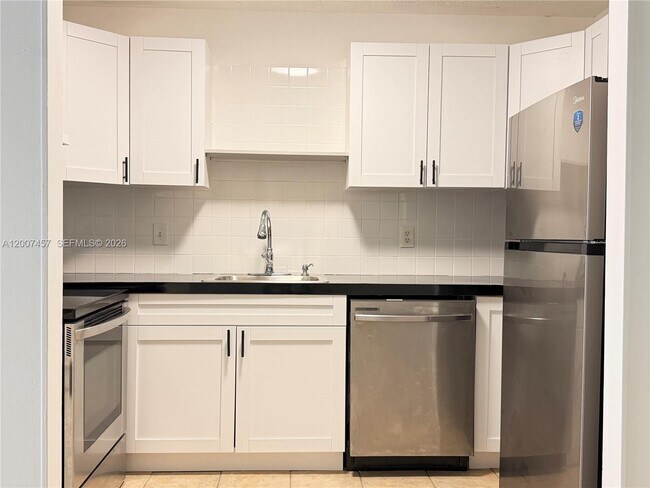 Foto del edificio - 3215 NW 102nd Terrace
