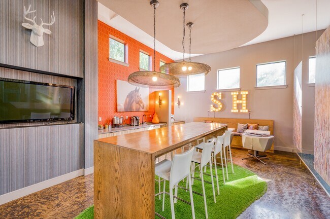 Resident Lounge - Republic at Sam Houston