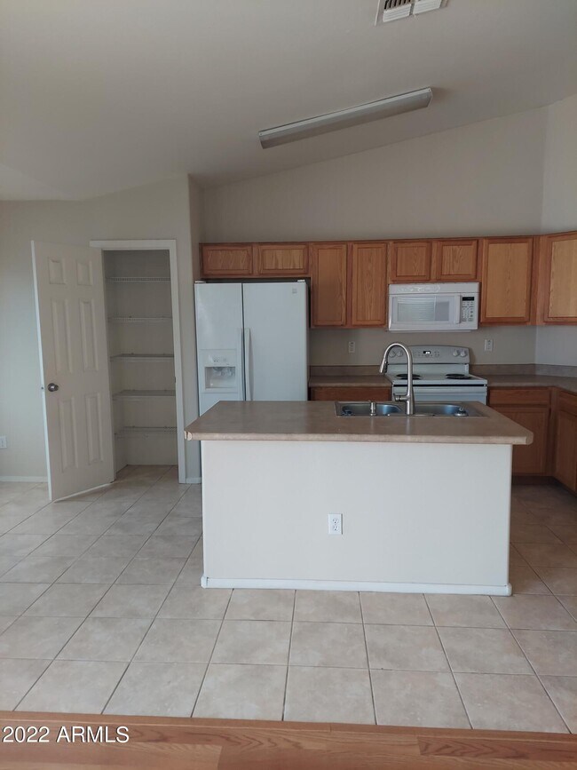 Foto del edificio - 3411 W Sunland Ave