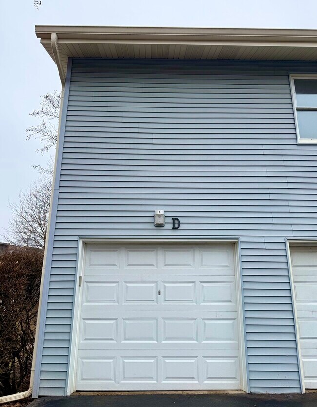 Foto del edificio - 330 Hampton Ct