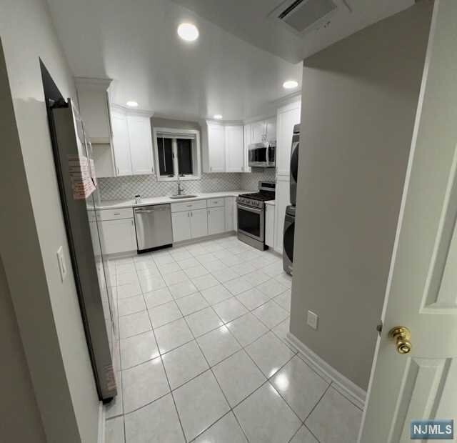 138 Ames St, Hackensack, NJ 07601 Townhome Rentals in Hackensack NJ