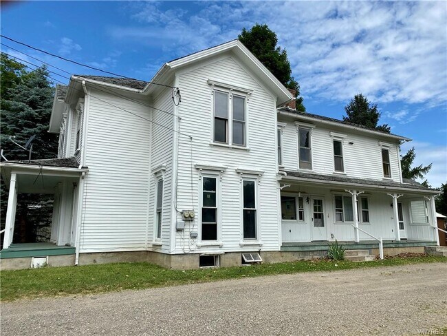 Building Photo - 2288 Main St