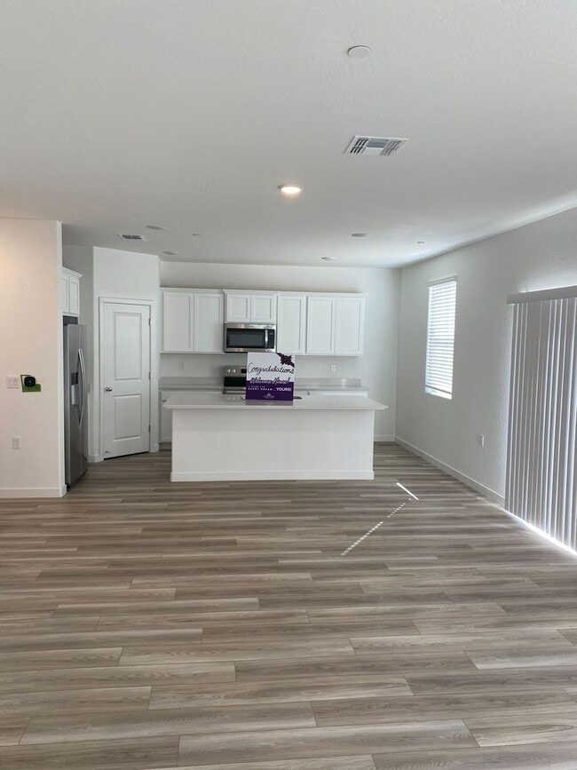 Building Photo - **Now Leasing – Stunning New 3-Bedroom Hom...