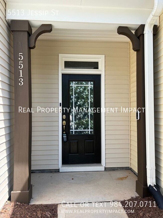 Building Photo - MOVE IN SPECIAL - 3 Bedroom 2.5 Bath Townh...