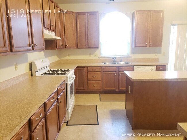 Foto del edificio - 5 Bedroom 3 Bathrooms in Breinigsville