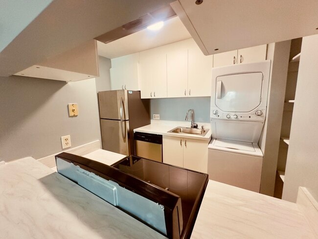 Building Photo - 225 S Tropical Trail