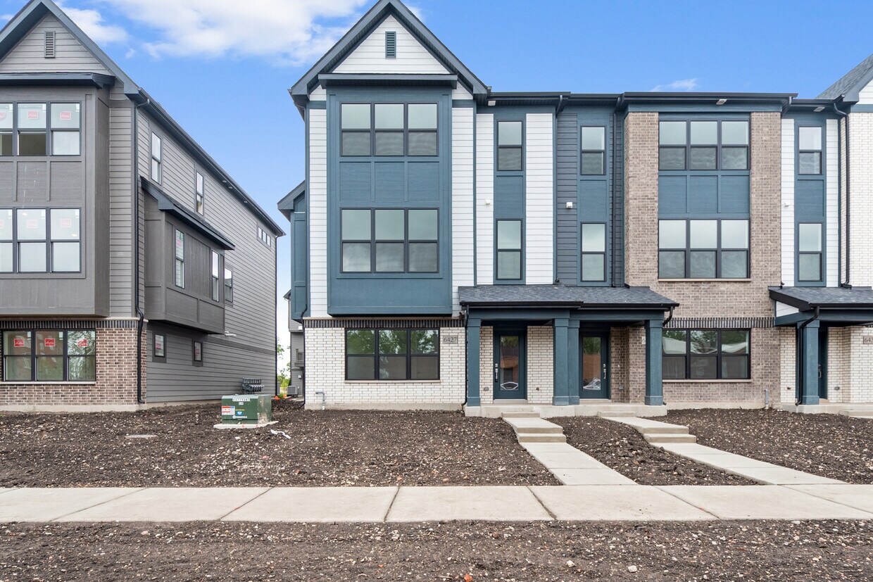 Foto principal - 6415 Main St