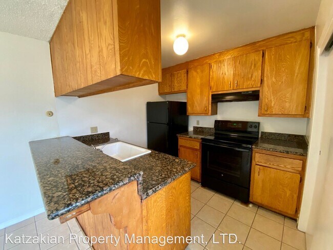 Building Photo - 2 br, 1 bath House - 2920 Peachtree Dr. #1