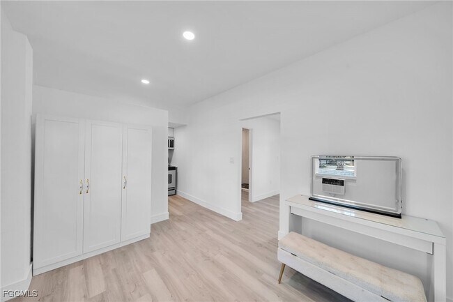 Foto del edificio - 128 Eucalyptus Ct