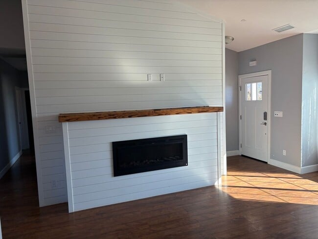 Building Photo - 6404 Clark Rd