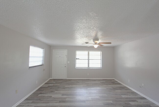 Foto del edificio - 5647 20th St