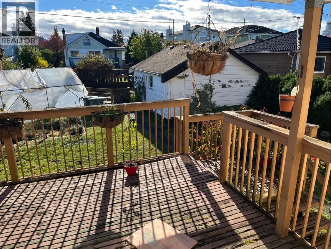 Primary Photo - 58 W 39th Ave