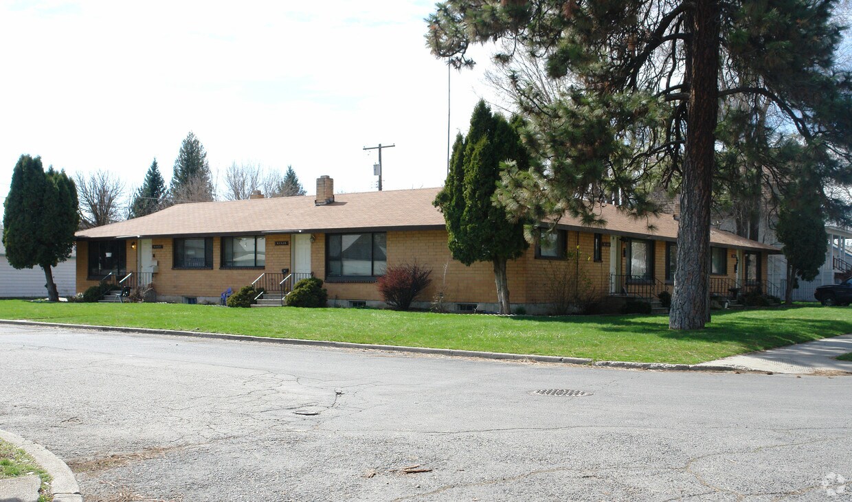 Primary Photo - 2103-2111 W Cleveland Ave
