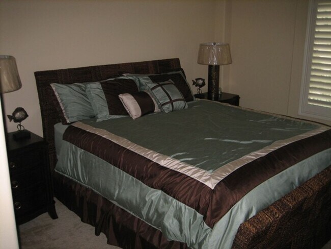 Foto del edificio - Fully Furnished Unit!!!
