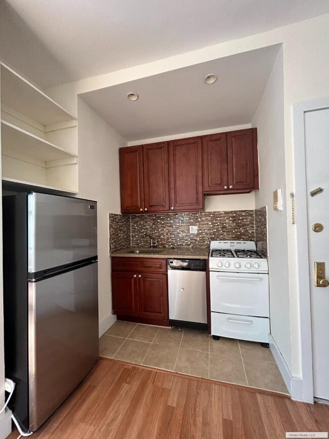 Building Photo - 1 bedroom in NEW YORK NY 10024