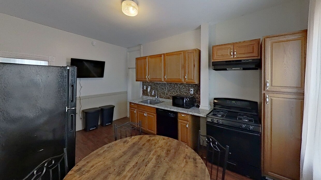 Photo - Room in Shared 5 bed/1 bath home