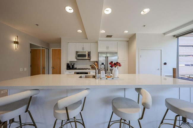 Foto del edificio - 7137 E Rancho Vista Dr