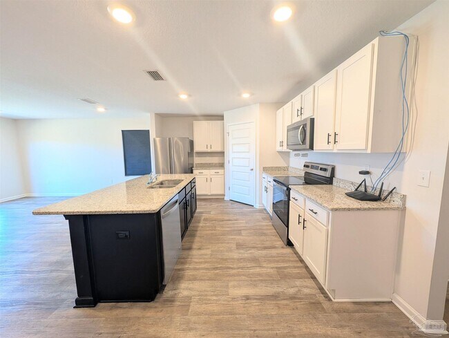 Foto del edificio - 7516 Oak Lake Blvd