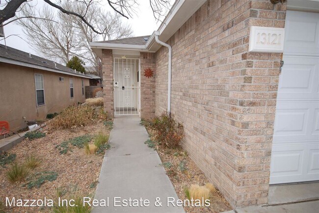 Building Photo - 2 br, 2 bath House - 13121 Neon Ave NE