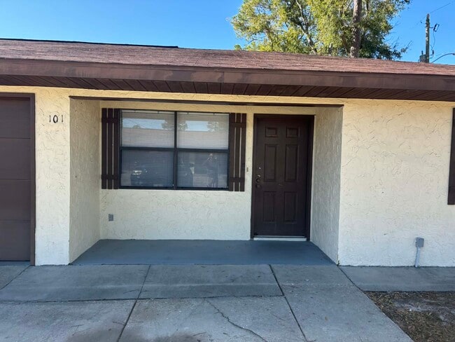 Building Photo - 3894 NW Archer St