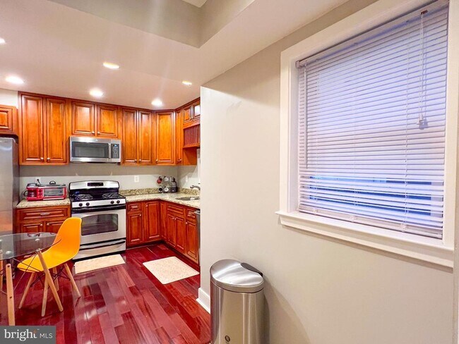 Foto del edificio - 528 S Bethel St